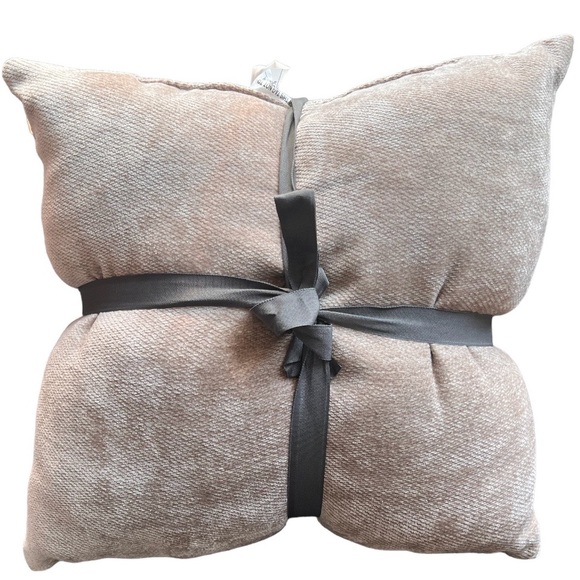 NWT 2pk Neutral Toss Pillow Set- Threshold - Picture 4 of 5